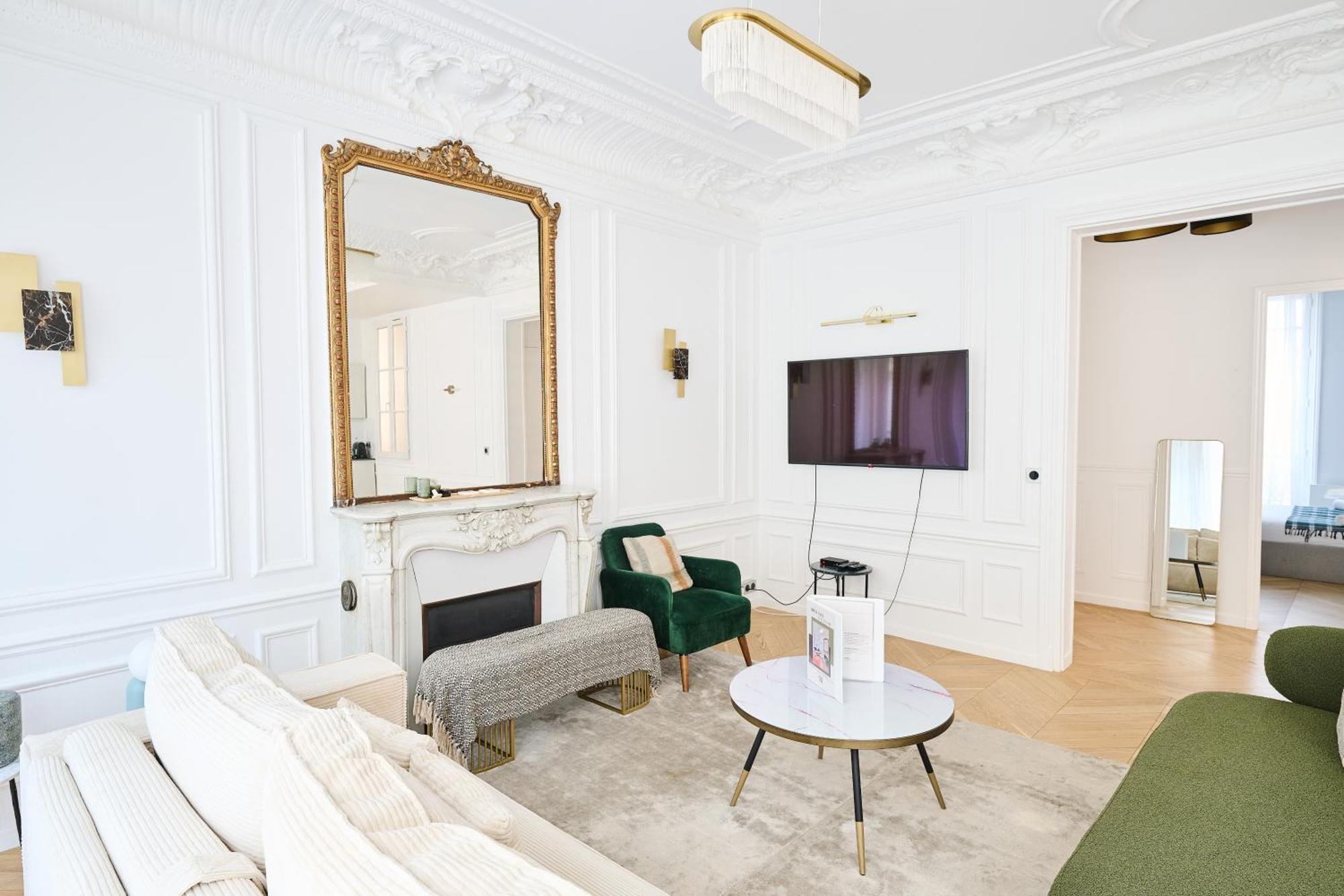 Appartamento Champs Elysées!Montaigne, New Luxurious 6pers flat Parigi Esterno foto