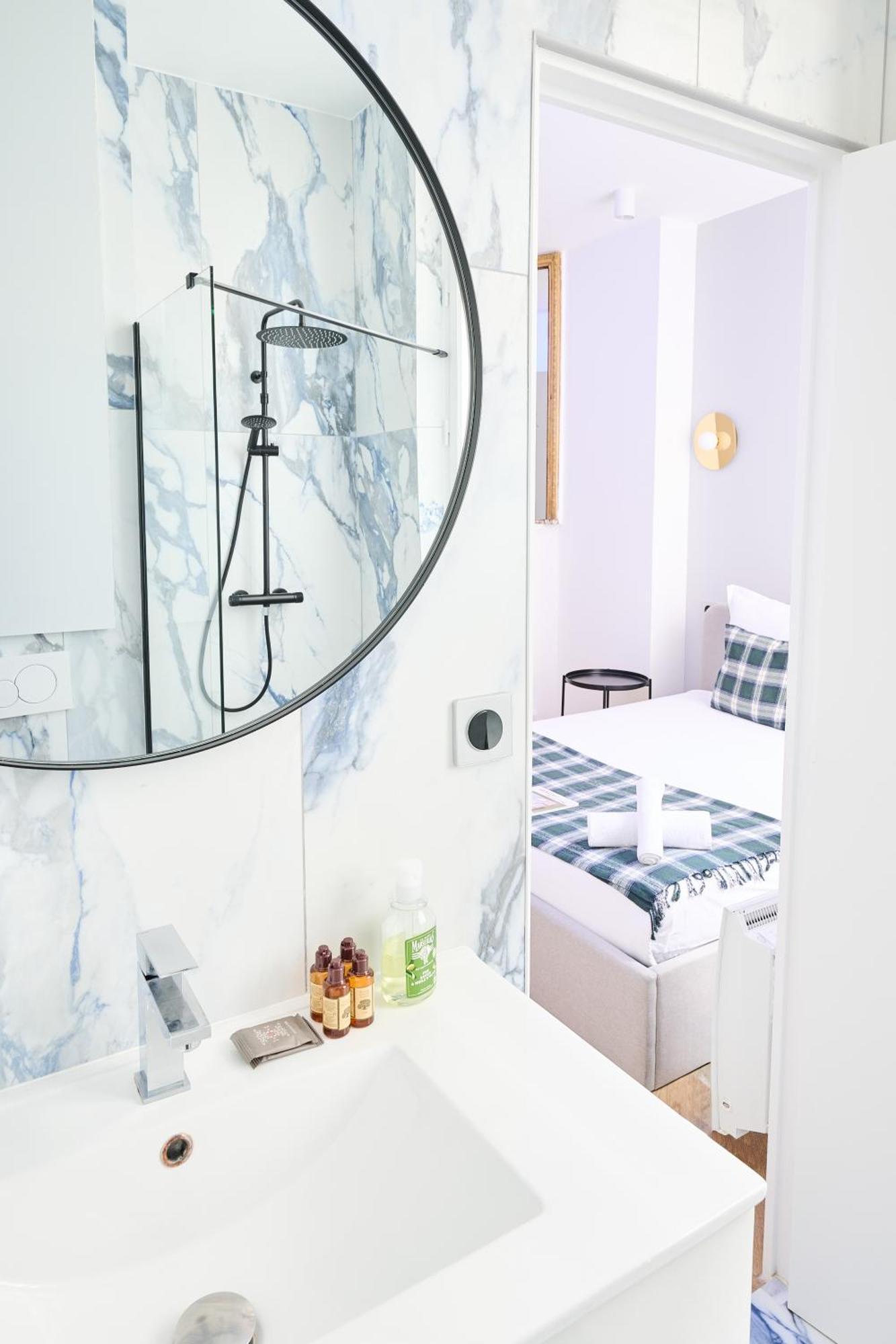 Champs Elysées!Montaigne, New Luxurious 6pers flat Parigi Esterno foto